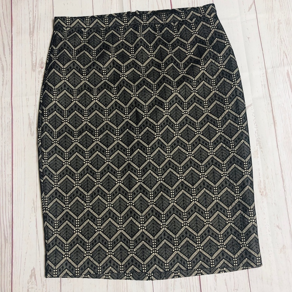 The limited pencil skirt